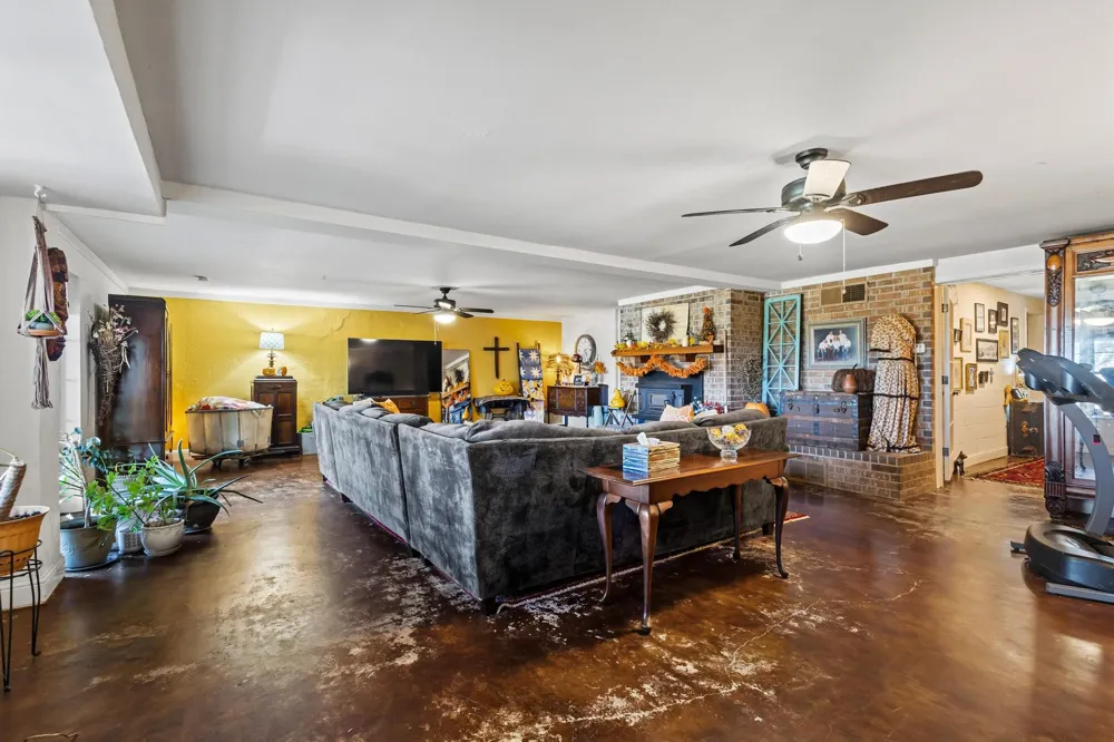 2321 COUNTY ROAD 2100 Ivanhoe, TX 75447