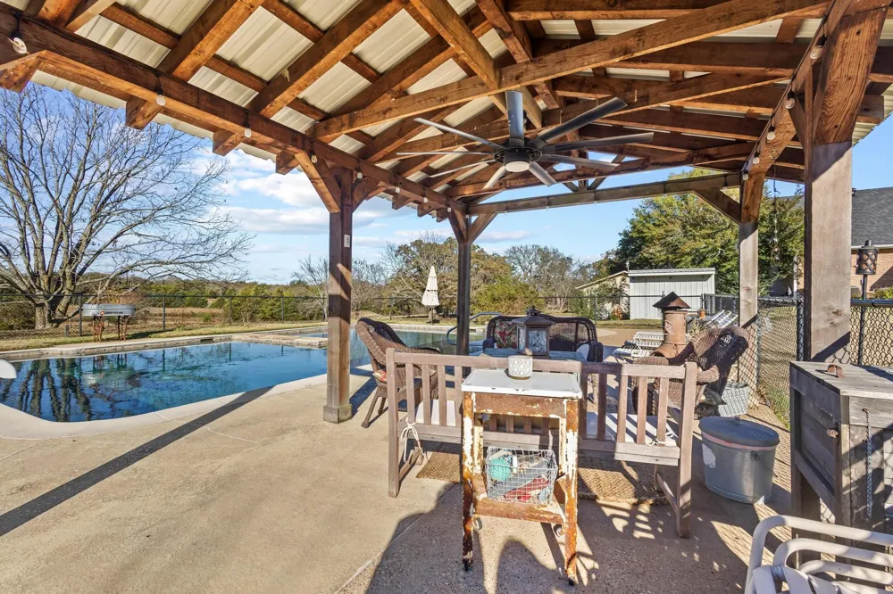 2321 COUNTY ROAD 2100 Ivanhoe, TX 75447