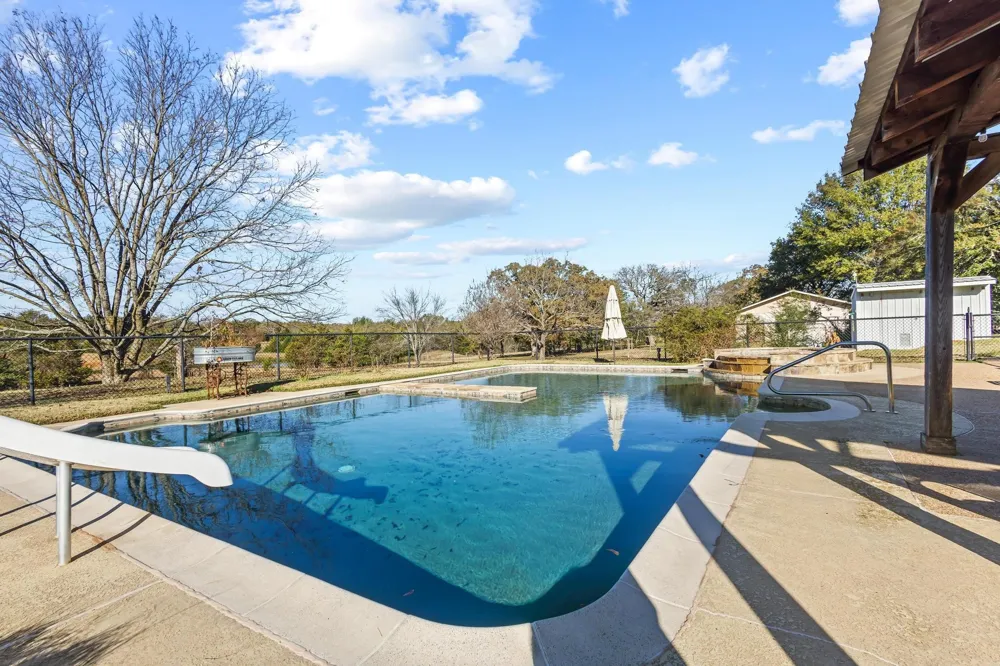 2321 COUNTY ROAD 2100 Ivanhoe, TX 75447