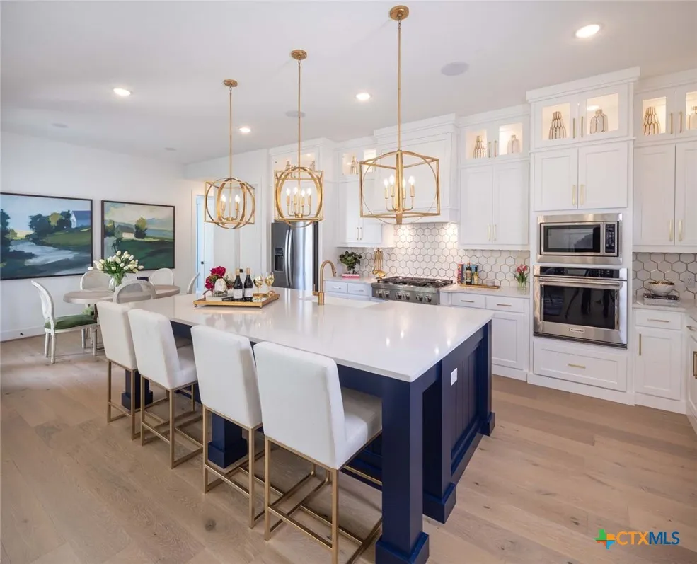 210 Navarro Boerne, TX 78006