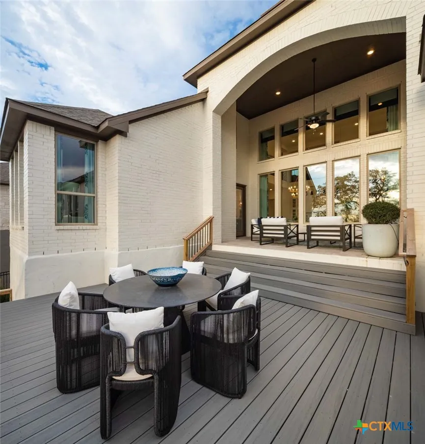 210 Navarro Boerne, TX 78006