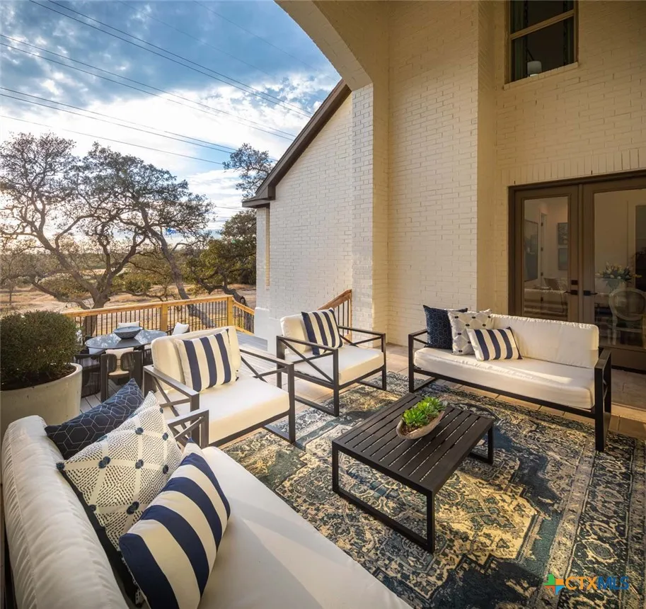 210 Navarro Boerne, TX 78006