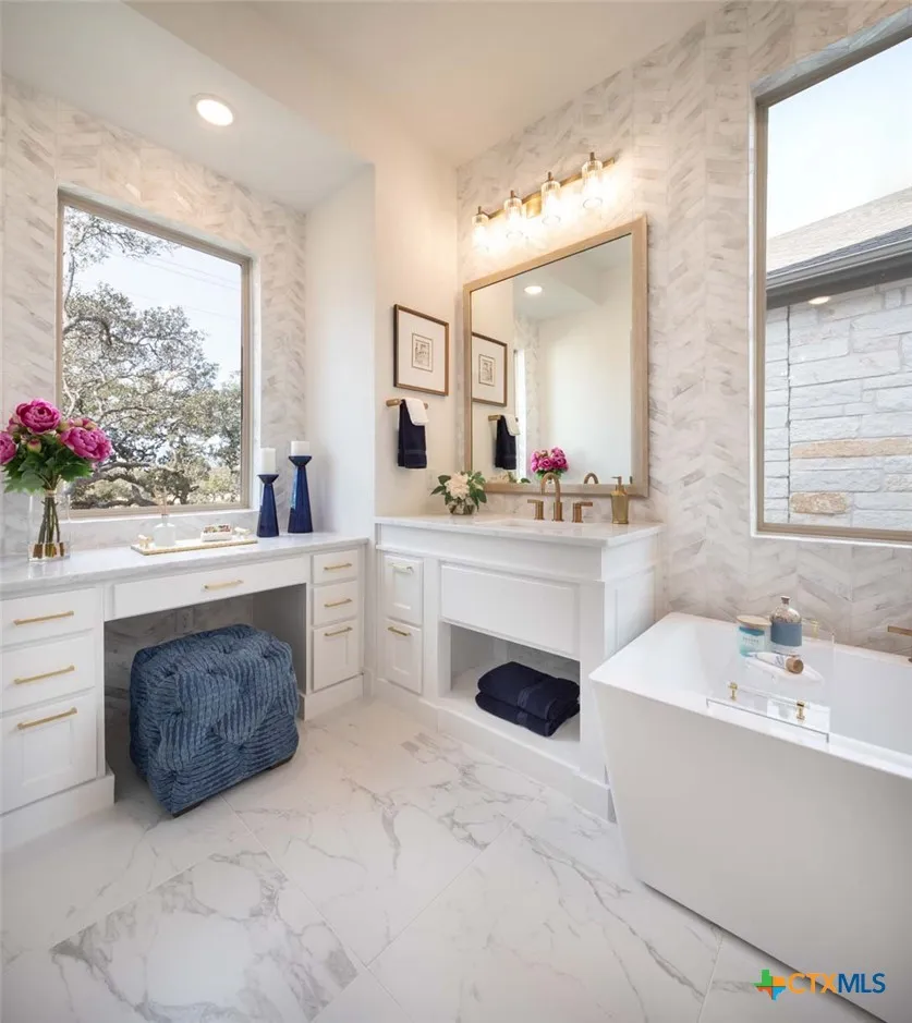 210 Navarro Boerne, TX 78006