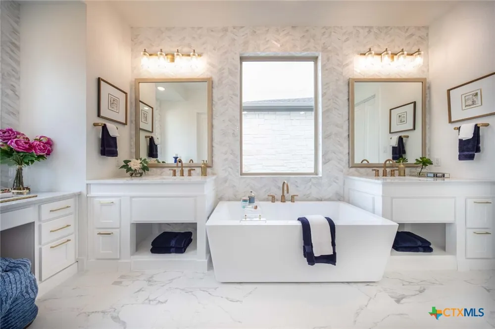 210 Navarro Boerne, TX 78006