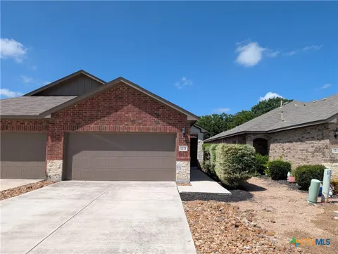 1211 Old FM 306