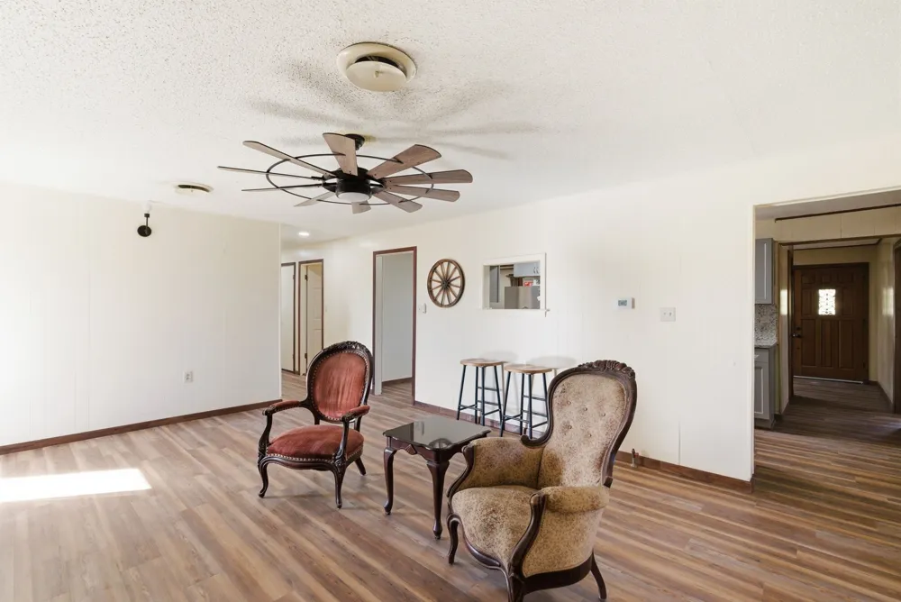551 County Road 416 Comanche, TX 76442