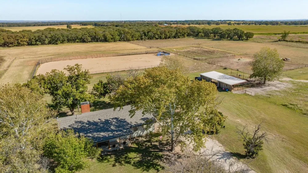 551 County Road 416 Comanche, TX 76442