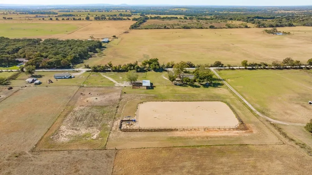 551 County Road 416 Comanche, TX 76442