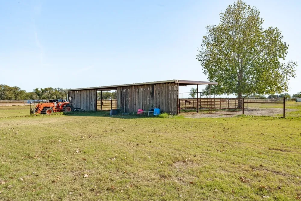 551 County Road 416 Comanche, TX 76442