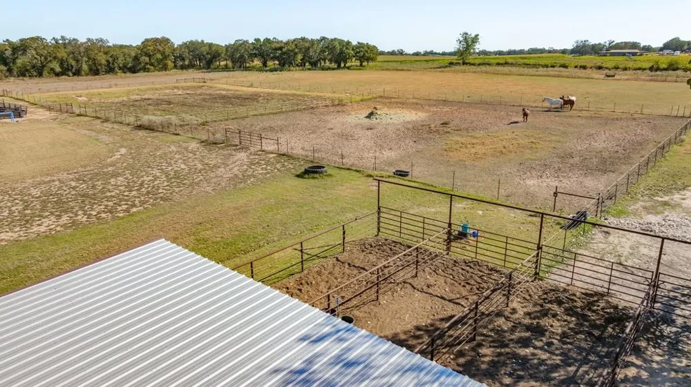 551 County Road 416 Comanche, TX 76442