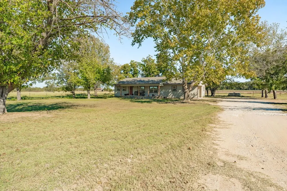 551 County Road 416 Comanche, TX 76442