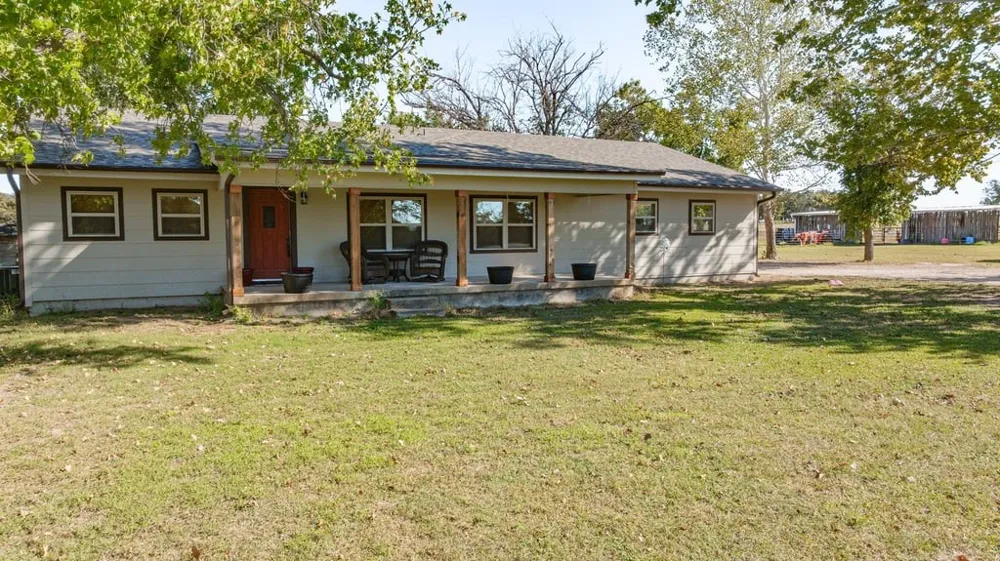 551 County Road 416 Comanche, TX 76442