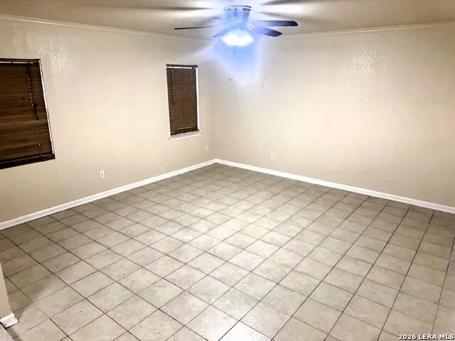 1093 E County Road 5718 Natalia, TX 78059