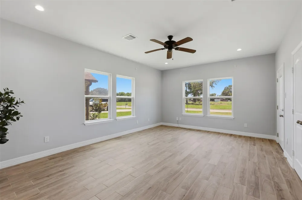 249 Mcdade Street Hempstead, TX 77445
