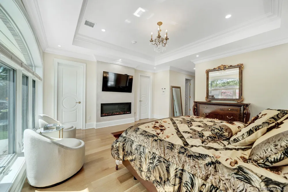 783 Oakleigh Road North Woodmere, NY 11581