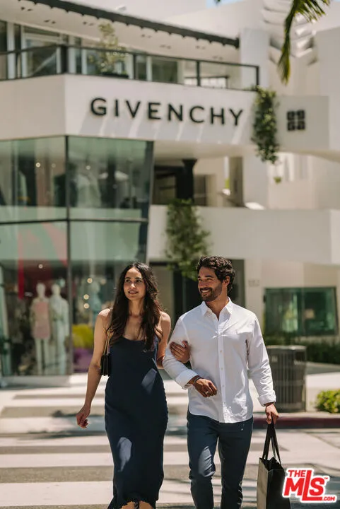 225 Canon Drive #7D Beverly Hills, CA 90210