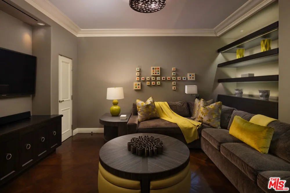 225 Canon Drive #7D Beverly Hills, CA 90210