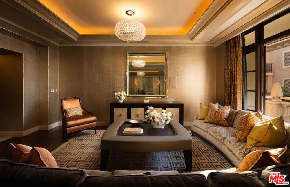 225 Canon Drive #7D Beverly Hills, CA 90210