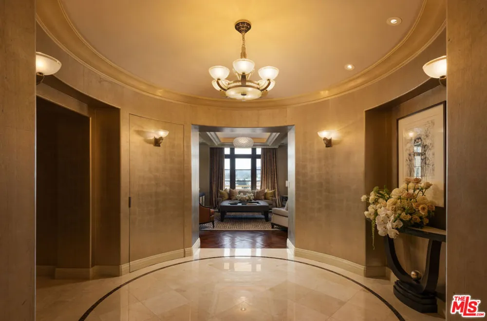 225 Canon Drive #7D Beverly Hills, CA 90210