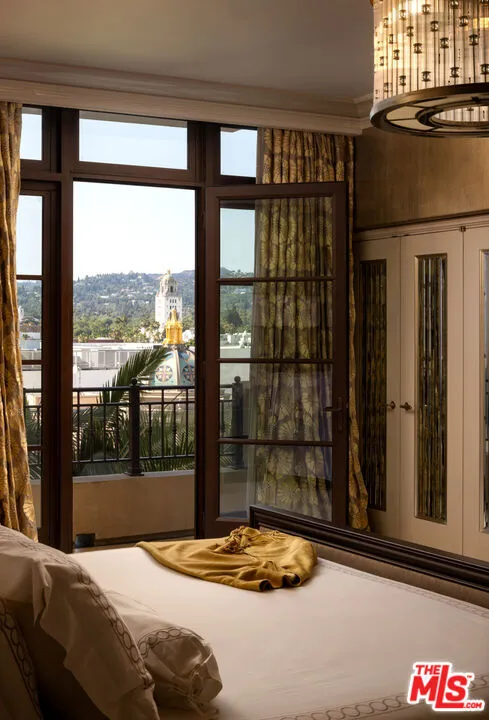 225 Canon Drive #7D Beverly Hills, CA 90210