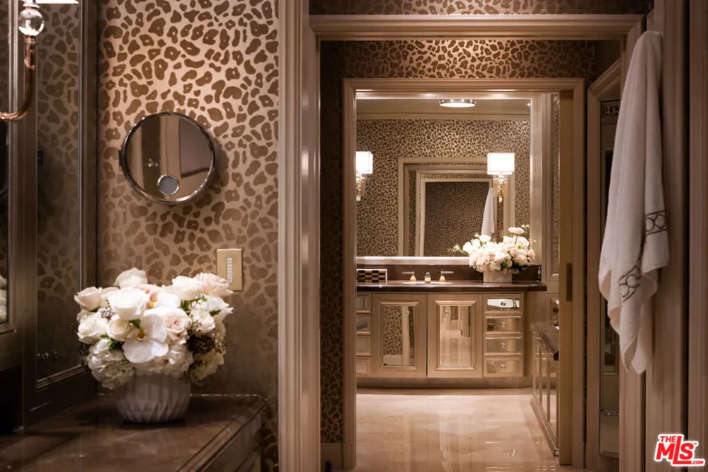 225 Canon Drive #7D Beverly Hills, CA 90210