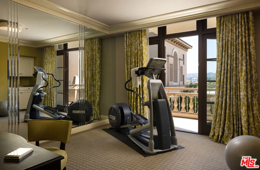 225 Canon Drive #7D Beverly Hills, CA 90210
