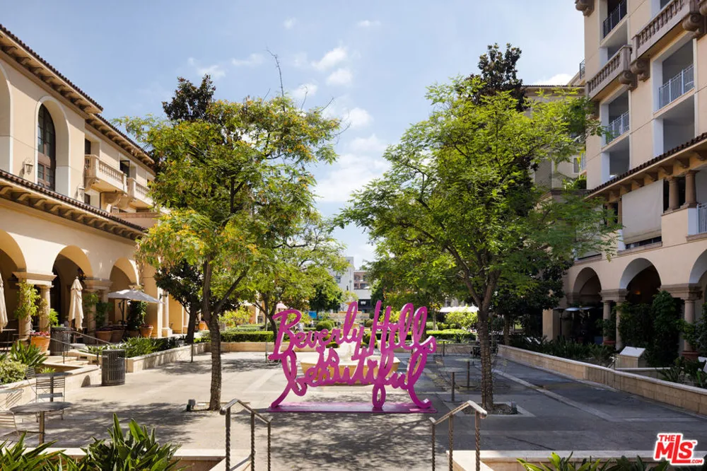 225 Canon Drive #7D Beverly Hills, CA 90210