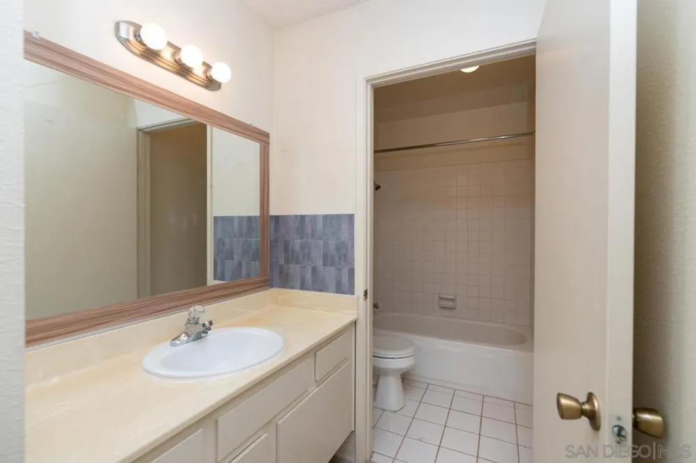 10247 Caminito Covewood San Diego, CA 92131