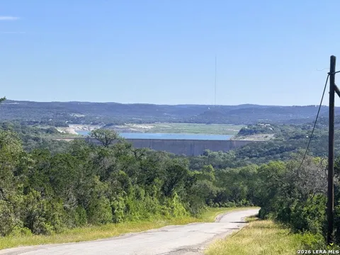 330 PRIVATE ROAD 2610