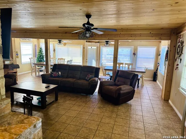 330 PRIVATE ROAD 2610 Mico, TX 78056