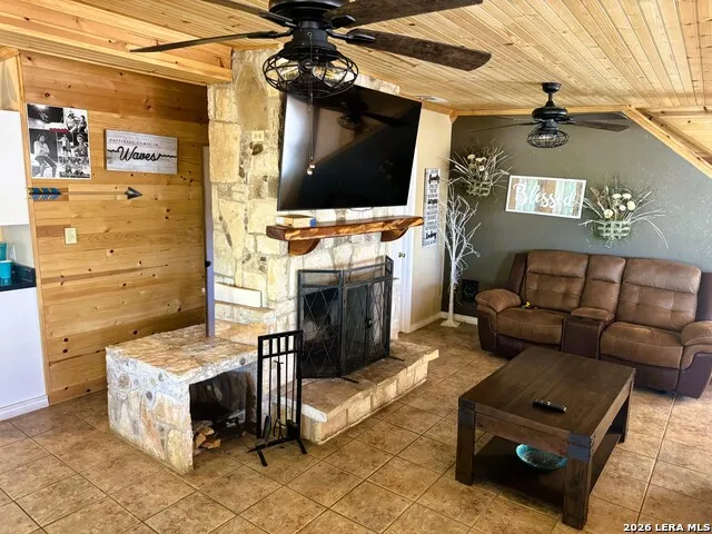 330 PRIVATE ROAD 2610 Mico, TX 78056