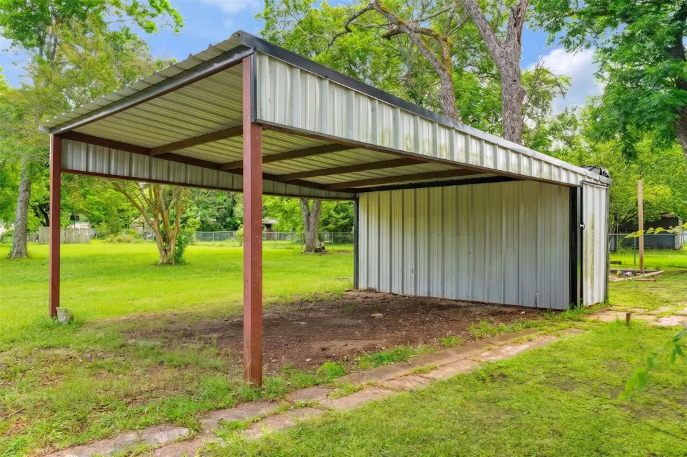 403 Monroe Deport, TX 75434