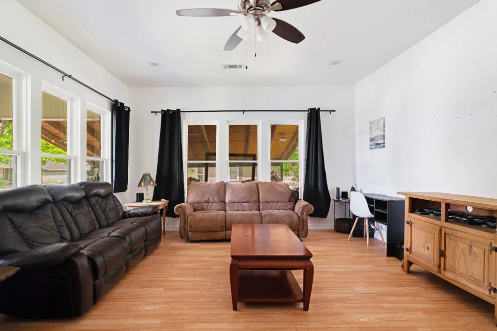 403 Monroe Deport, TX 75434