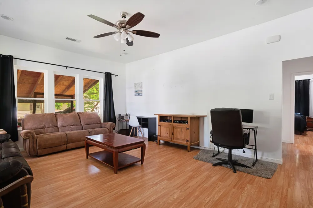 403 Monroe Deport, TX 75434