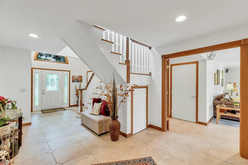 6 Mill Pond Road Hampton Bays, NY 11946