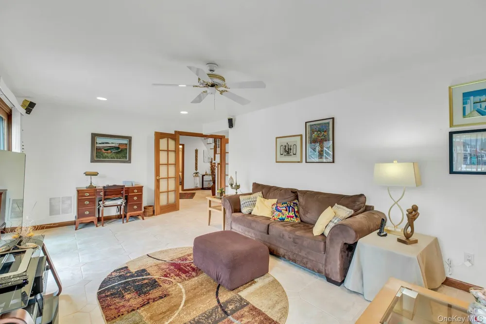 6 Mill Pond Road Hampton Bays, NY 11946