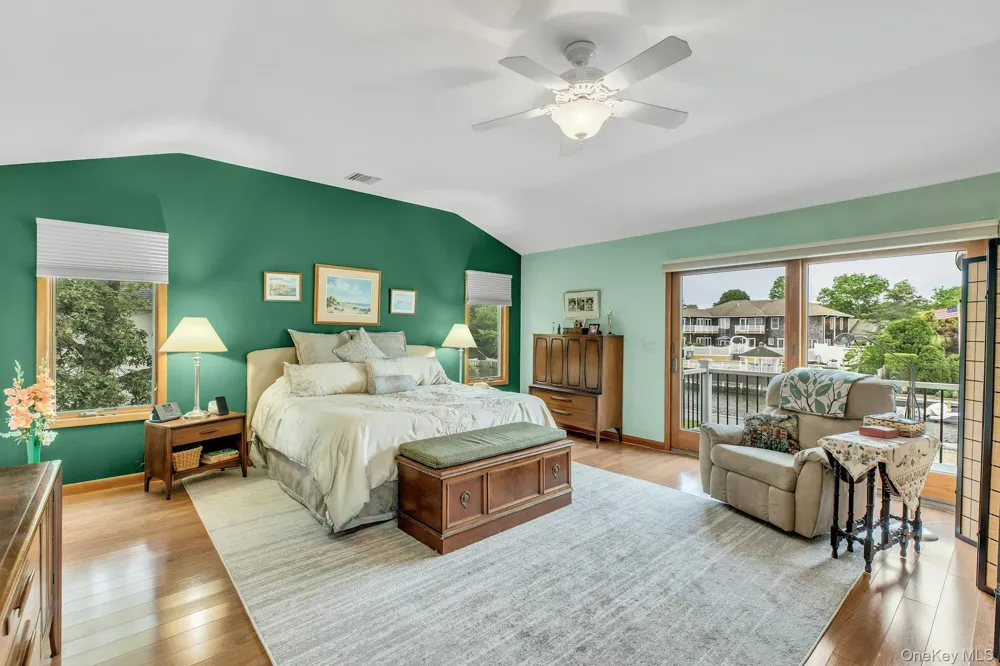 6 Mill Pond Road Hampton Bays, NY 11946