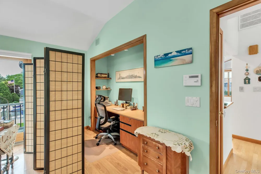 6 Mill Pond Road Hampton Bays, NY 11946