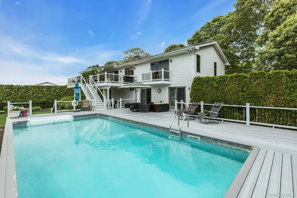 6 Mill Pond Road Hampton Bays, NY 11946