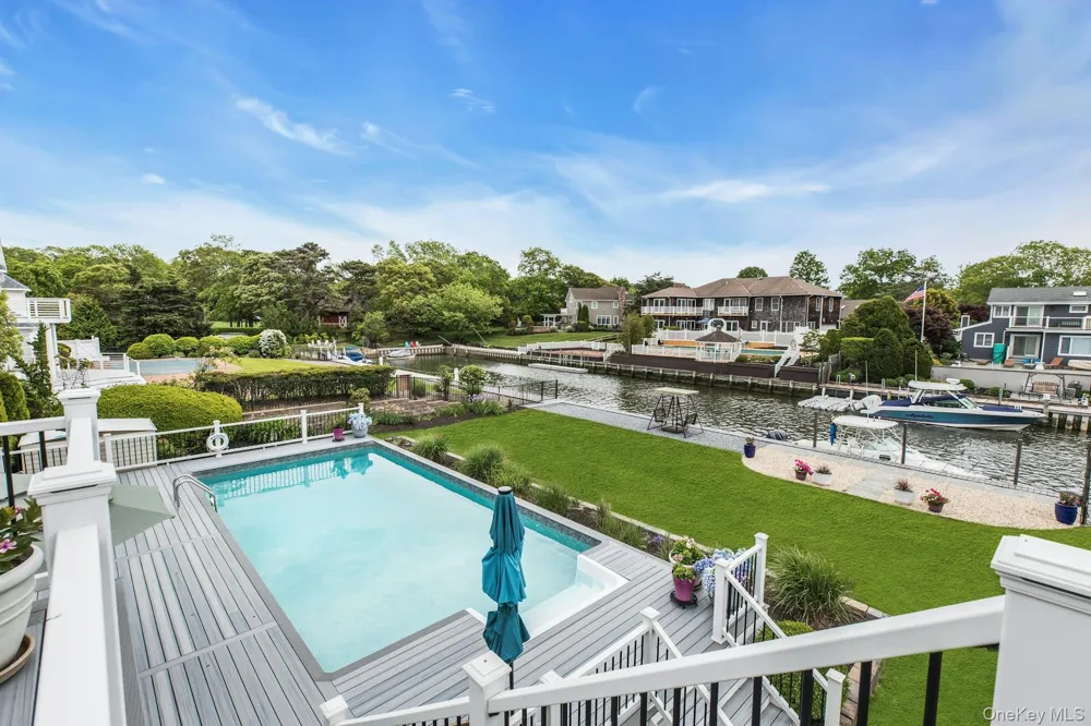 6 Mill Pond Road Hampton Bays, NY 11946