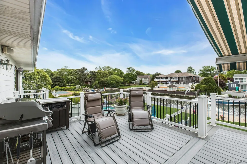 6 Mill Pond Road Hampton Bays, NY 11946