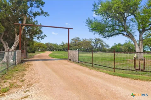 7503 E US Hwy 290