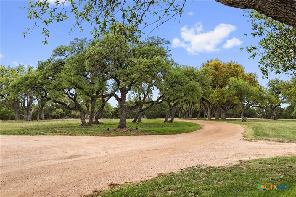 7503 E US Hwy 290 Johnson City, TX 78635