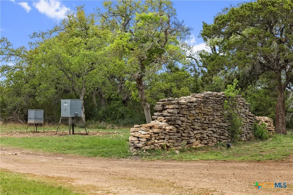 7503 E US Hwy 290 Johnson City, TX 78635