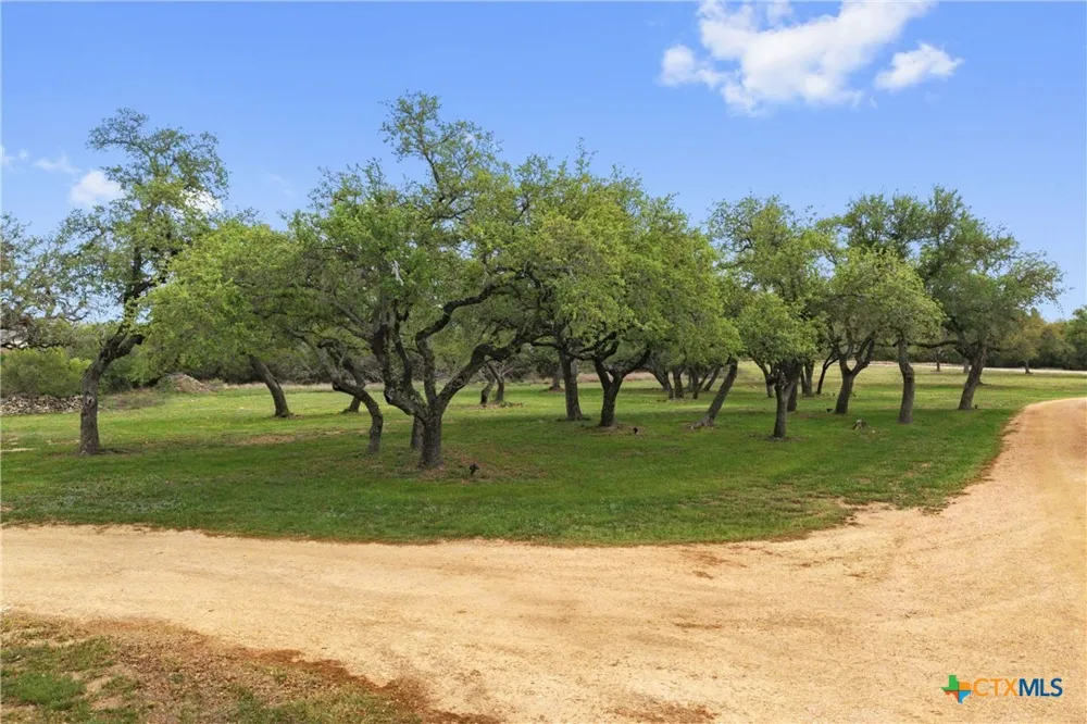 7503 E US Hwy 290 Johnson City, TX 78635