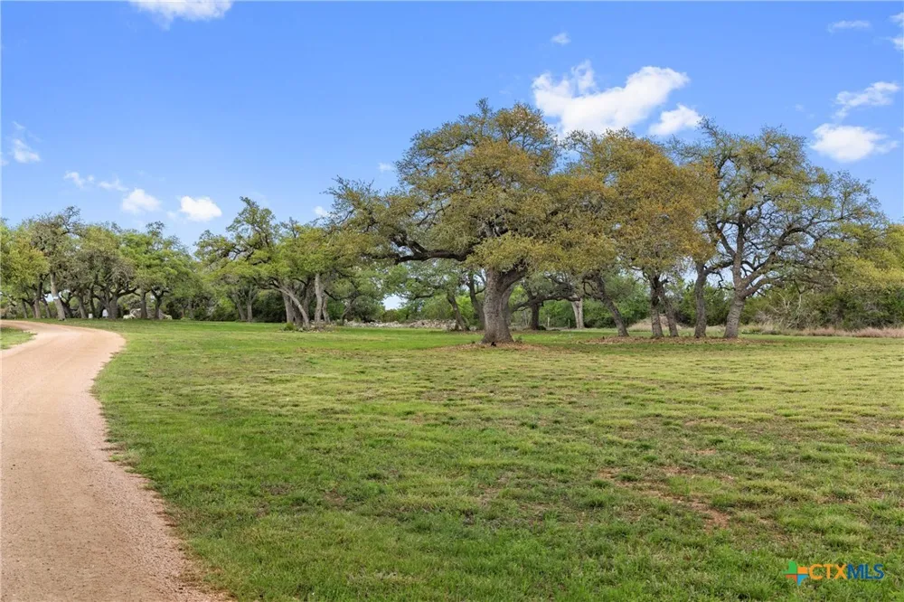 7503 E US Hwy 290 Johnson City, TX 78635