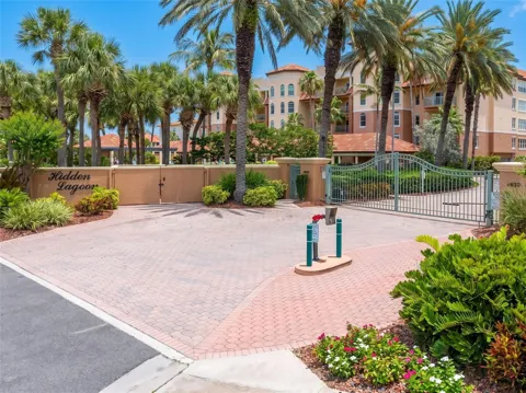 1695 PINELLAS BAYWAY S #D1