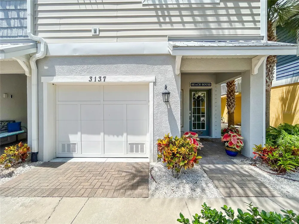 3137 MOORINGS DRIVE S St Petersburg, FL 33712