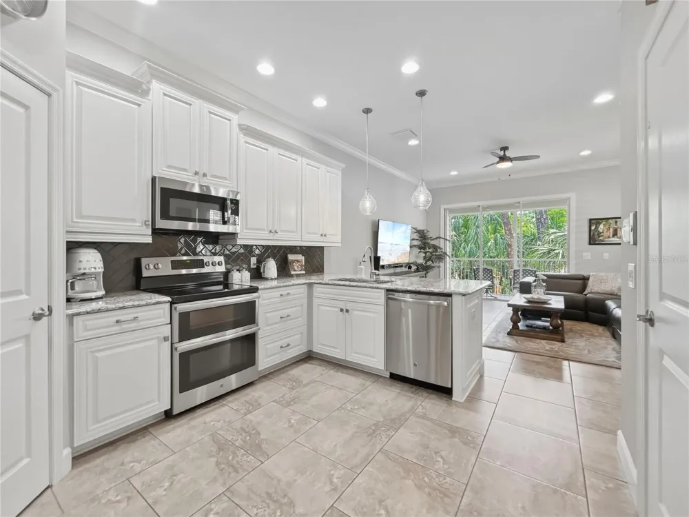 3137 MOORINGS DRIVE S St Petersburg, FL 33712