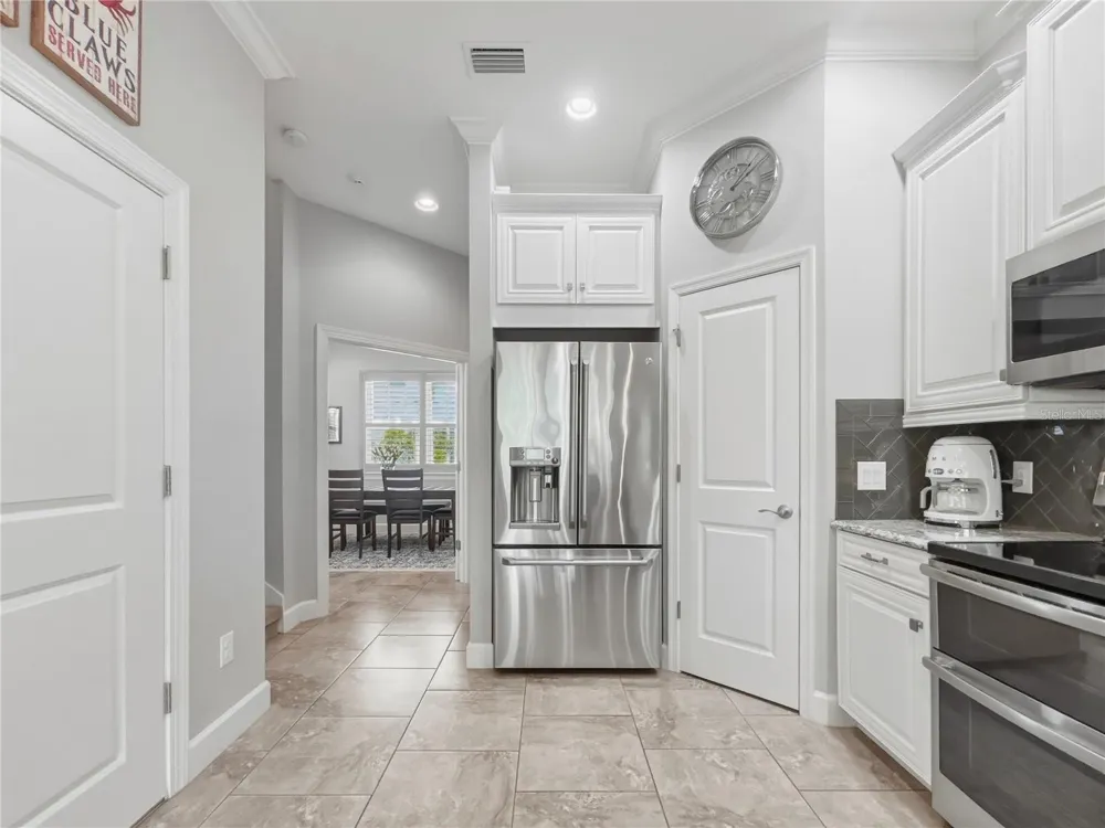3137 MOORINGS DRIVE S St Petersburg, FL 33712